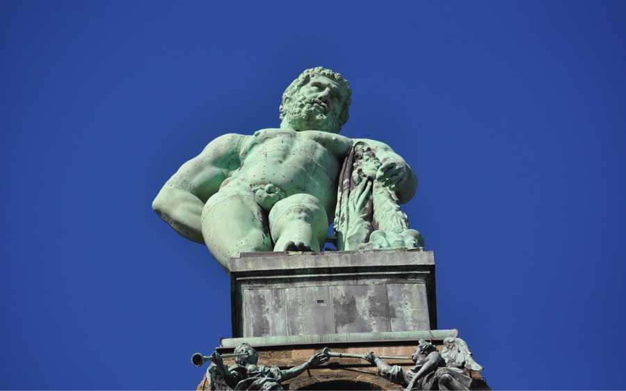 Herkules Statue
